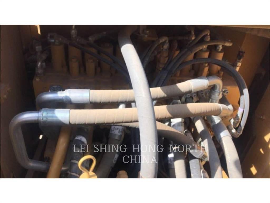 CAT 323D2L Bageri guseničari