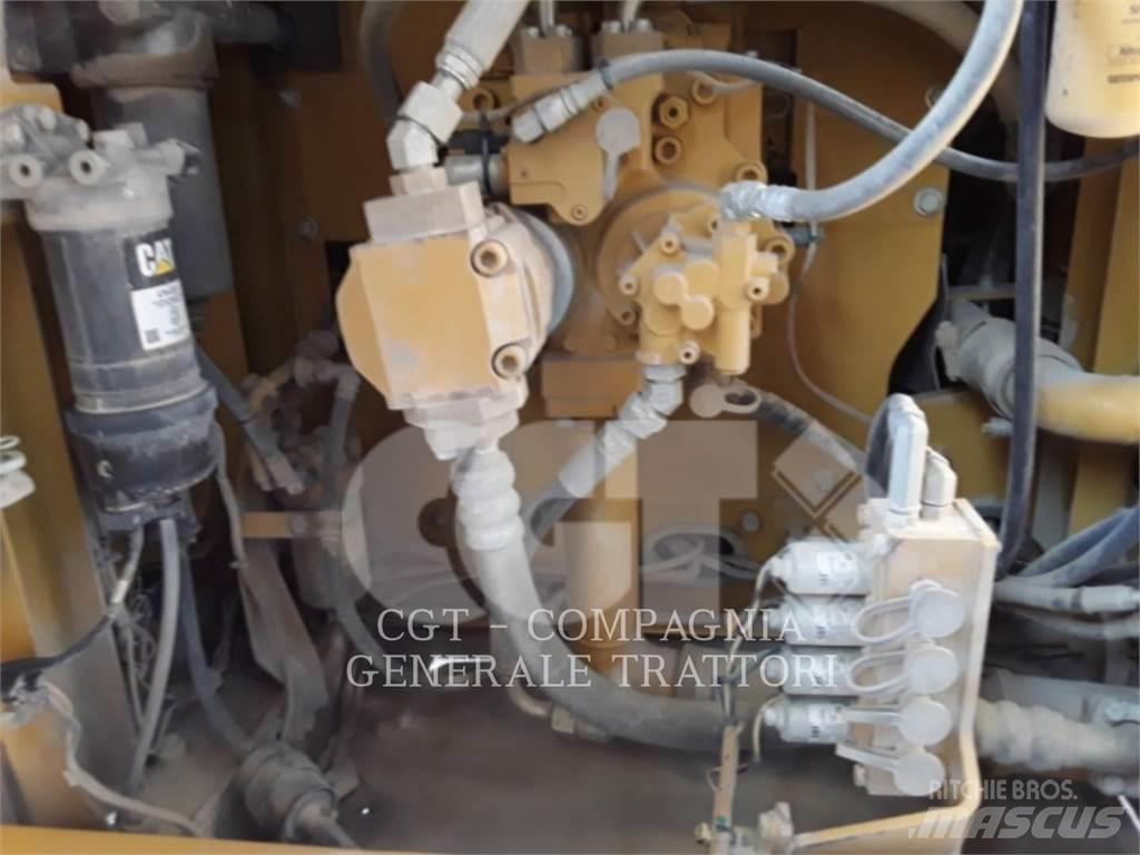 CAT 323F Bageri guseničari