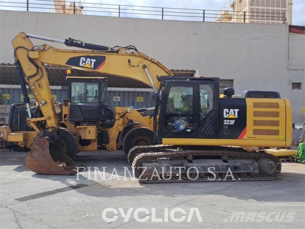 CAT 323F Bageri guseničari