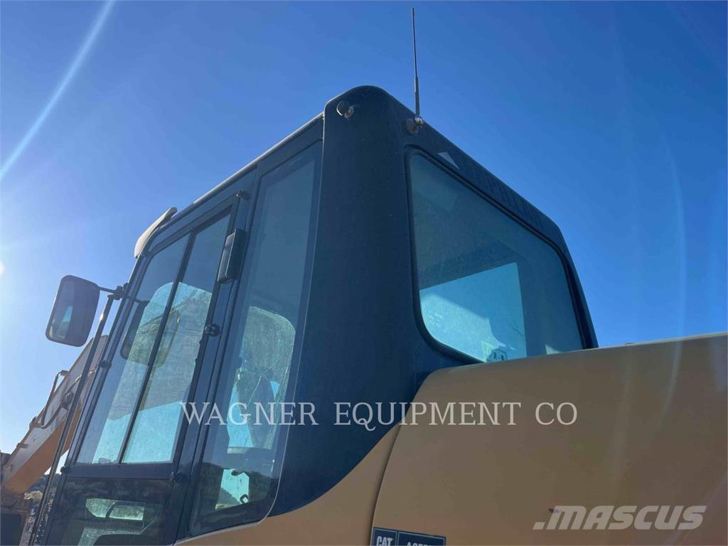 CAT 325DL Bageri guseničari