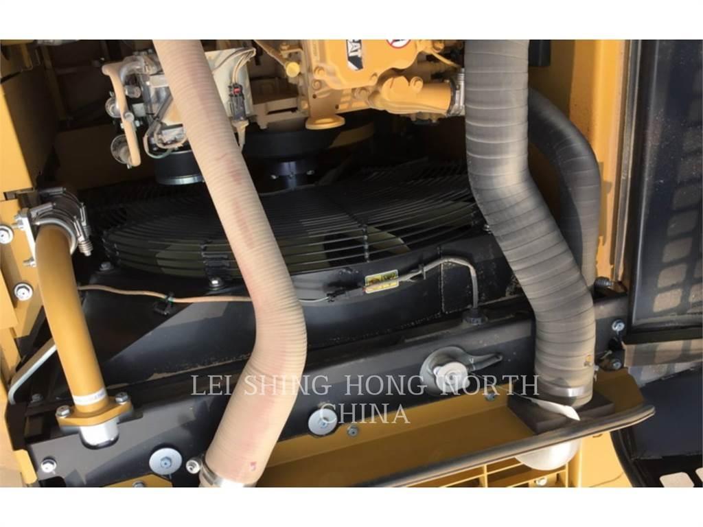 CAT 330D2L Bageri guseničari