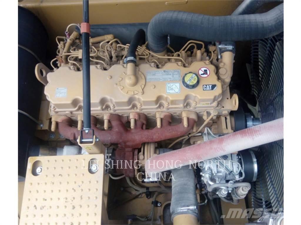 CAT 330D2L Bageri guseničari