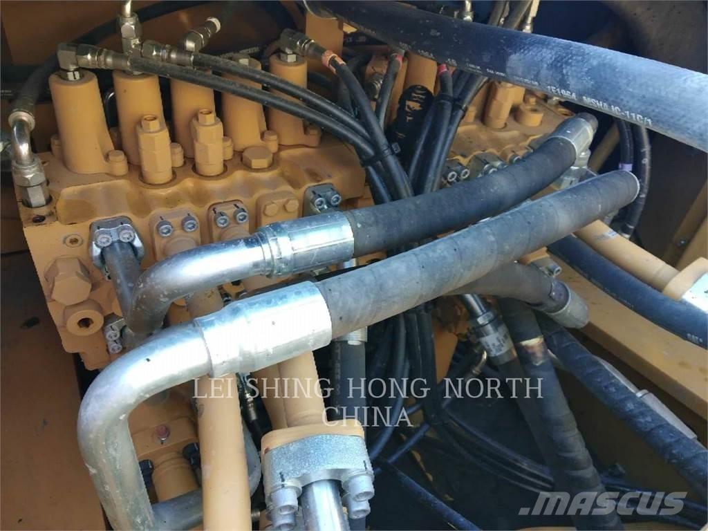 CAT 336D2 Bageri guseničari