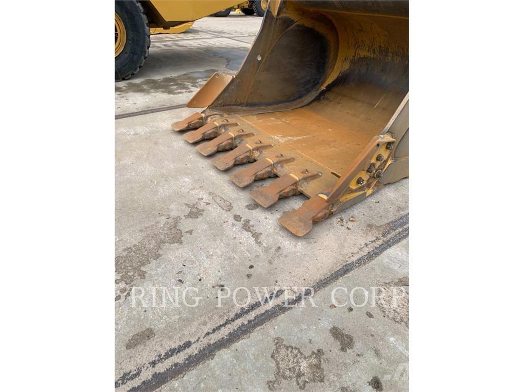 CAT 352-08 Bageri guseničari
