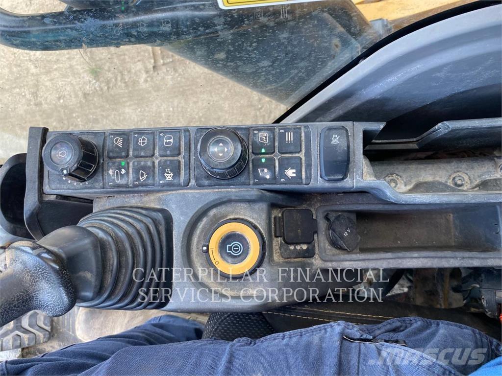 CAT 37407 Bageri guseničari