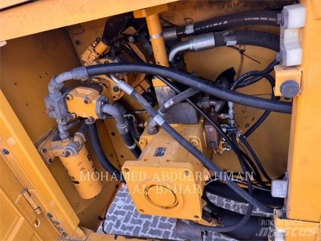 CAT 374D L Bageri guseničari