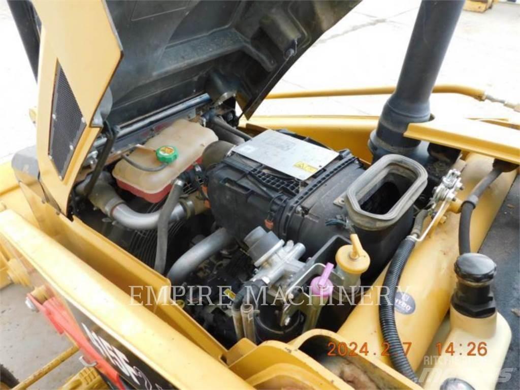 CAT 415F2 IL Utovarivači na točkove