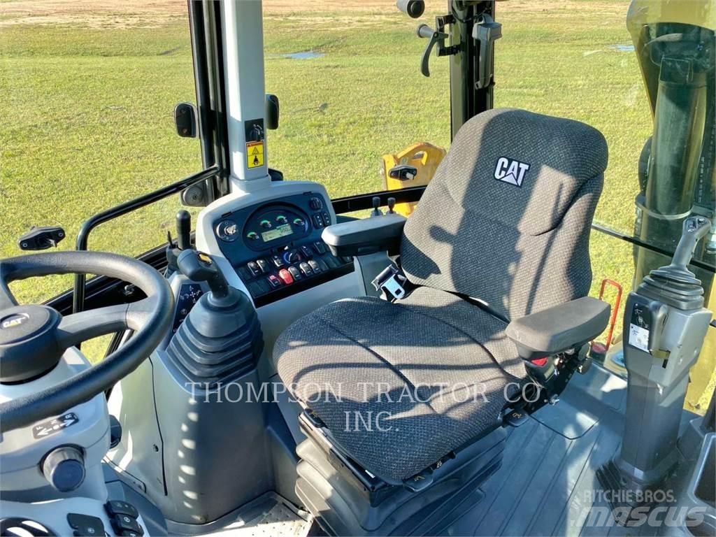 CAT 420F2 Rovokopači