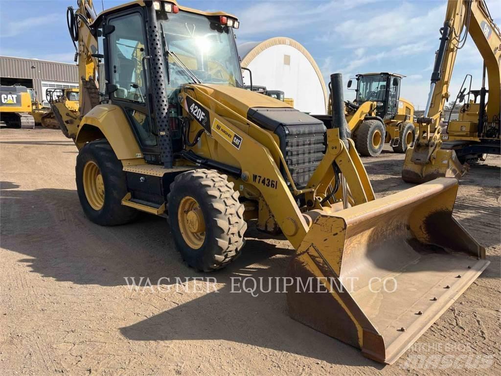 CAT 420F2 4WDE Rovokopači