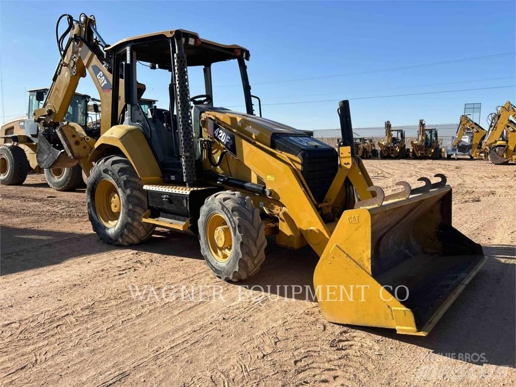 CAT 420F2 4WDE Rovokopači