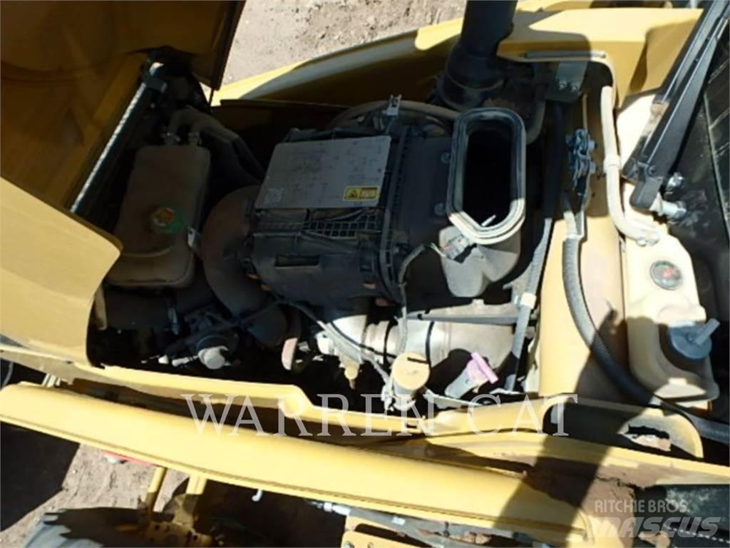 CAT 420XE AE4T Rovokopači