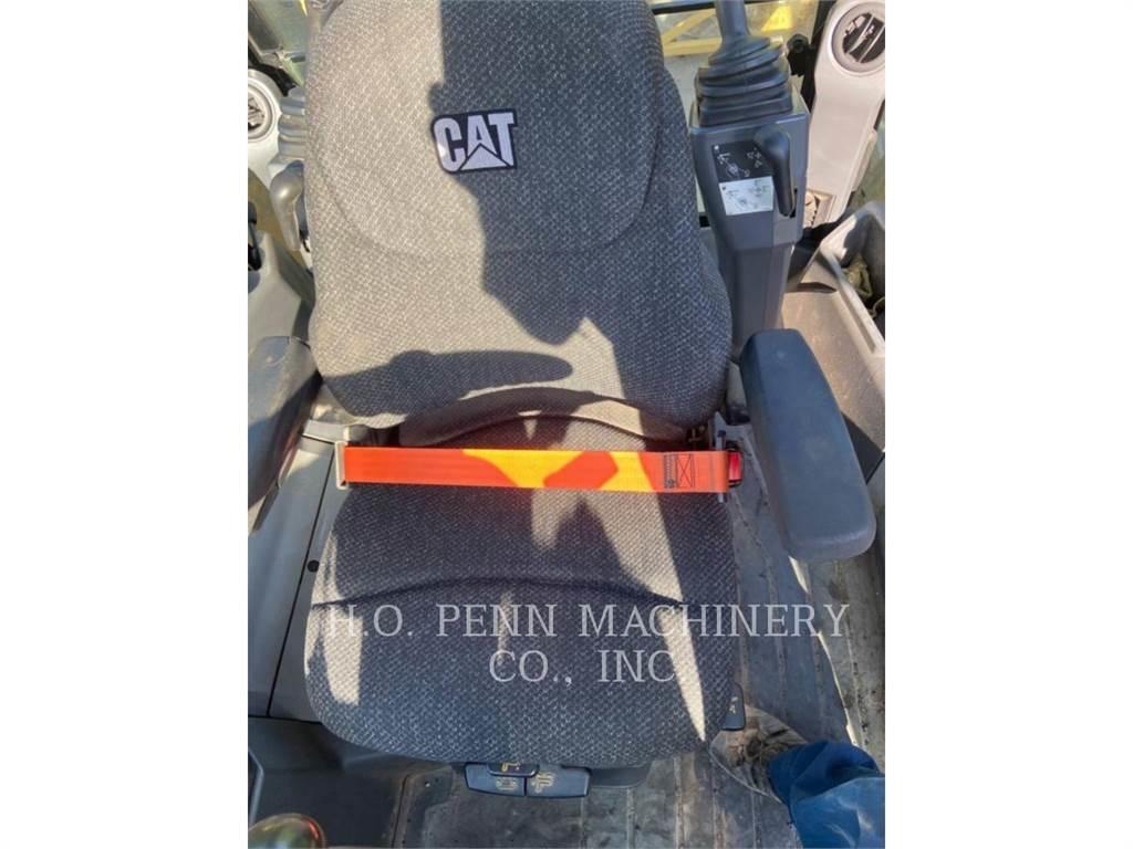 CAT 430F2ST Rovokopači