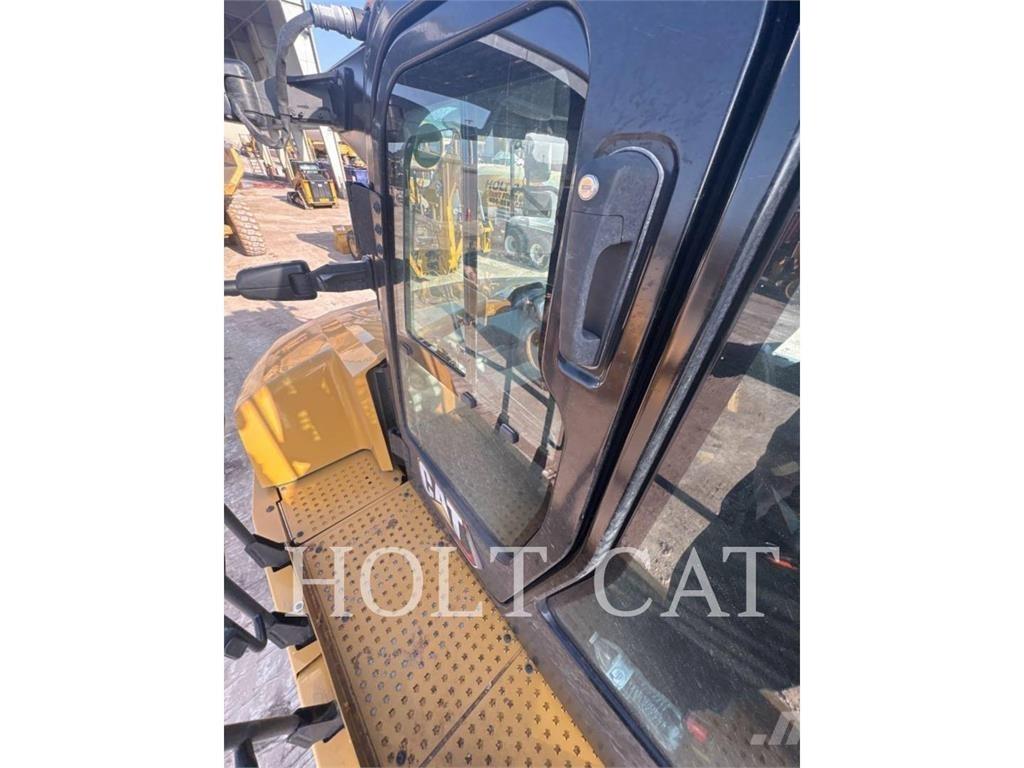 CAT 725 Zglobni damperi