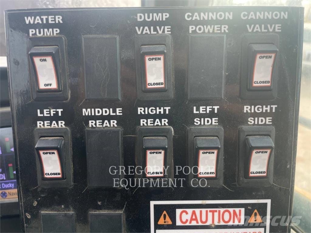 CAT 725 C Zglobni damperi