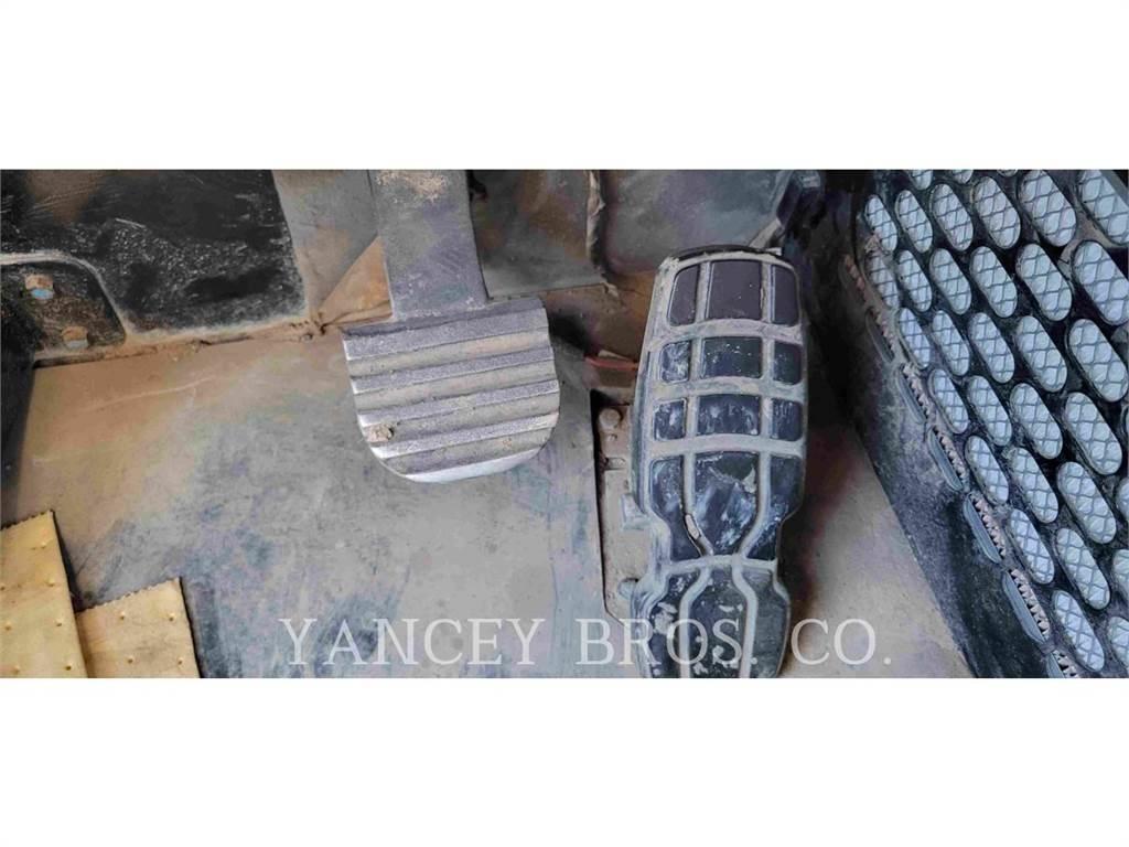 CAT 725 WT Zglobni damperi