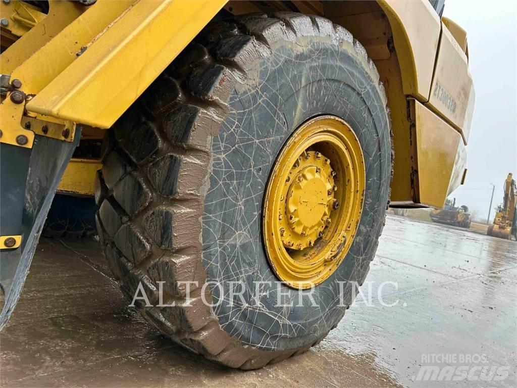CAT 725C2 Zglobni damperi