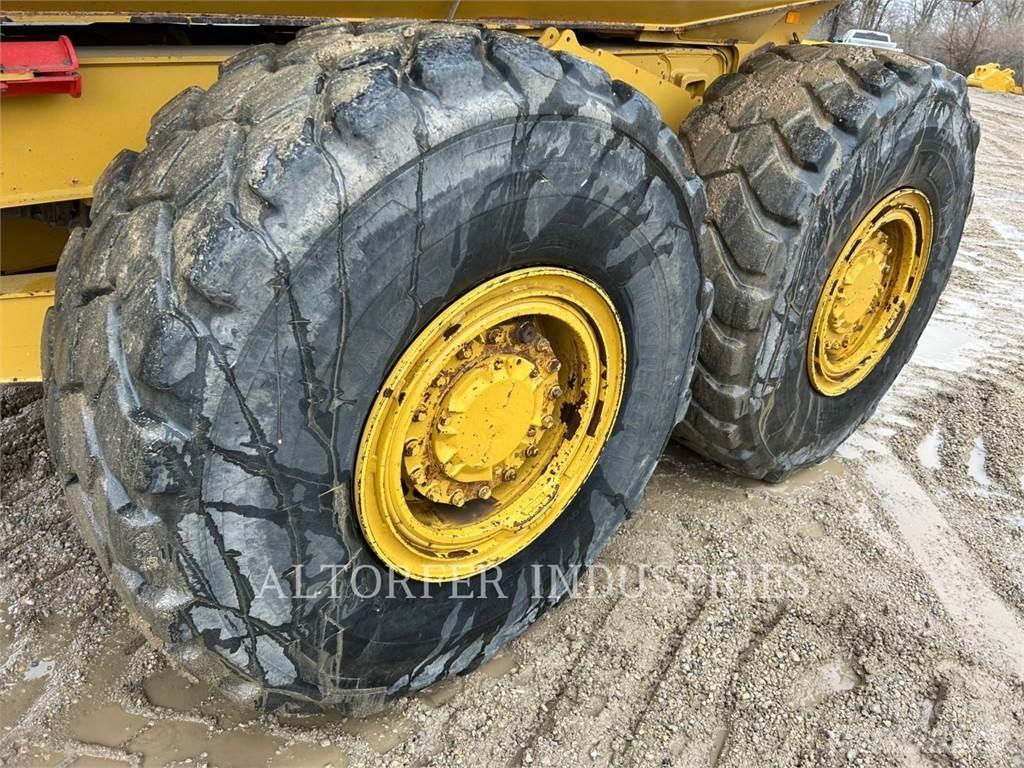 CAT 725C2 Zglobni damperi