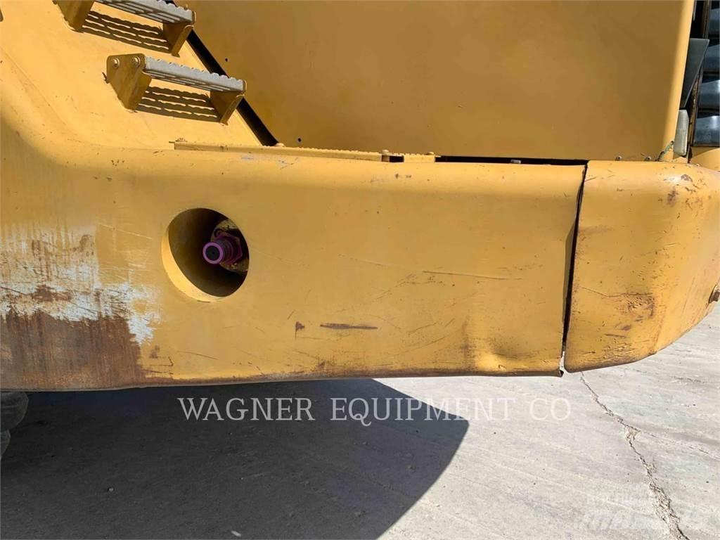 CAT 740 Zglobni damperi