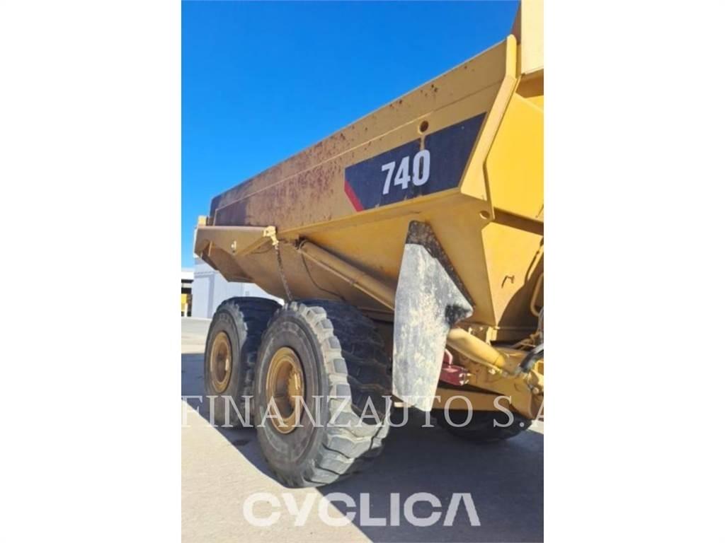 CAT 740 Zglobni damperi