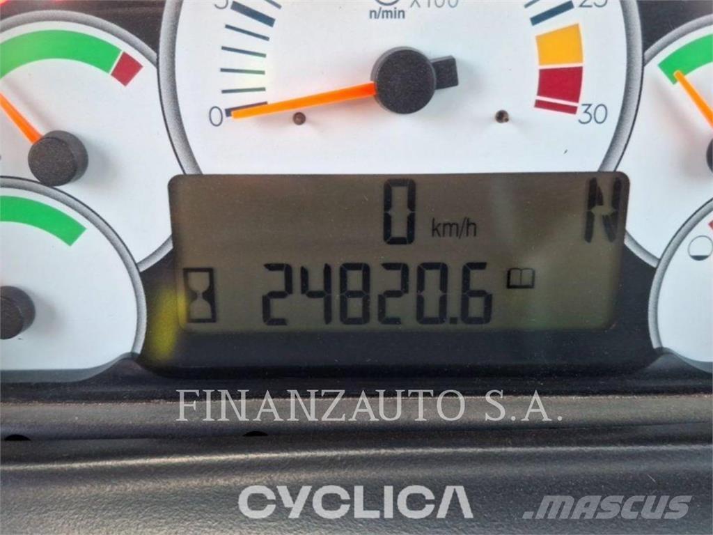 CAT 740 Zglobni damperi