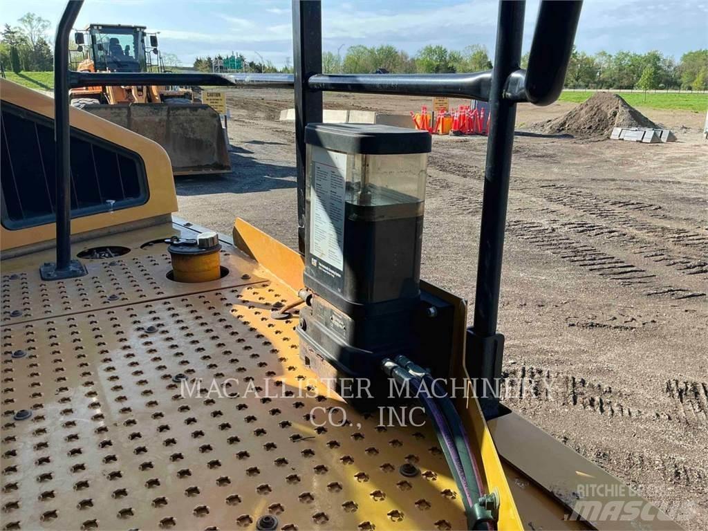 CAT 740 4EJ Zglobni damperi