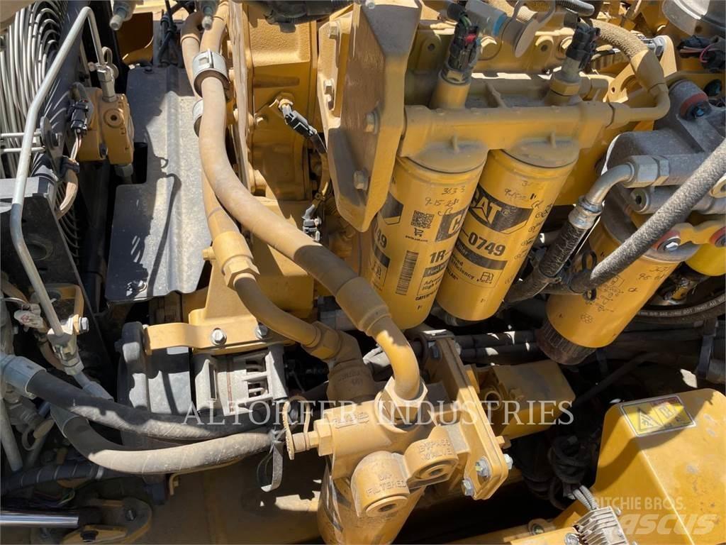 CAT 740B Zglobni damperi