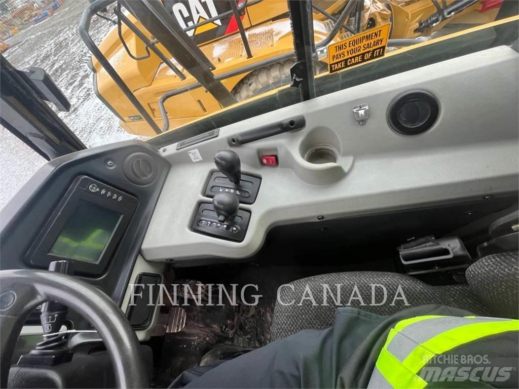 CAT 740B Zglobni damperi