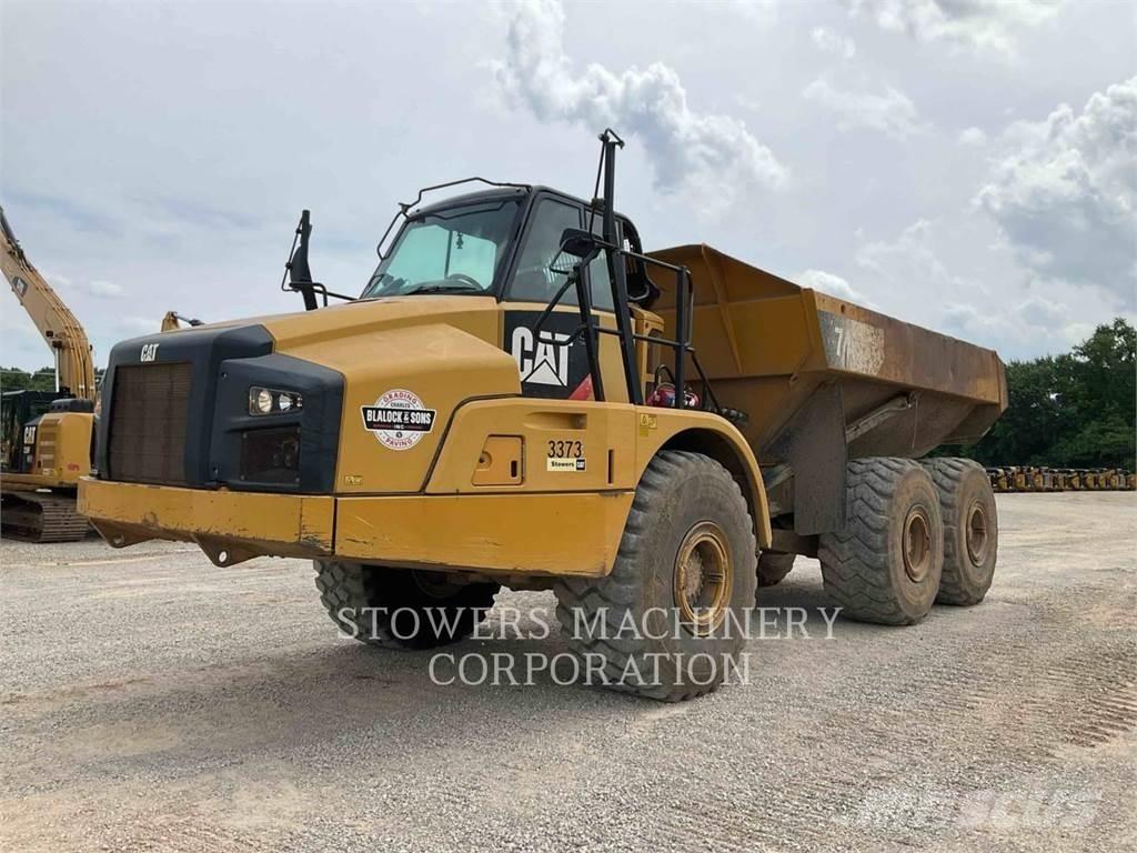 CAT 740B Zglobni damperi