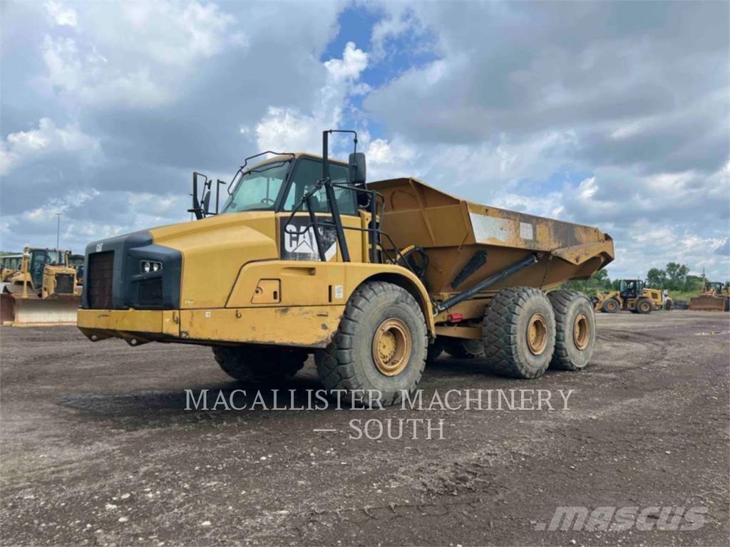CAT 740B Zglobni damperi