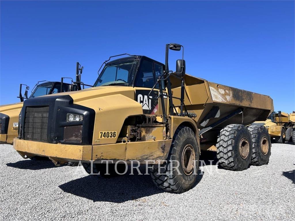 CAT 740B Zglobni damperi