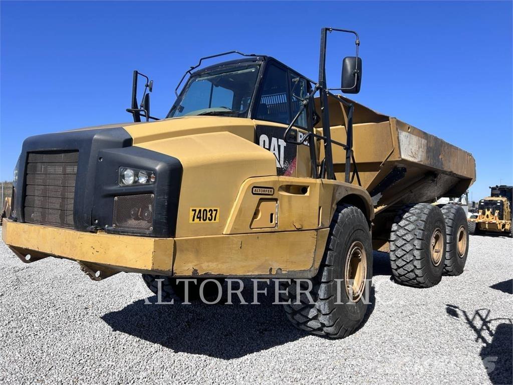 CAT 740B Zglobni damperi