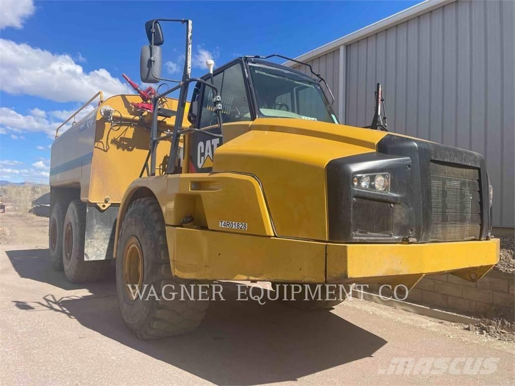 CAT 740B WT Kamioni za vodu
