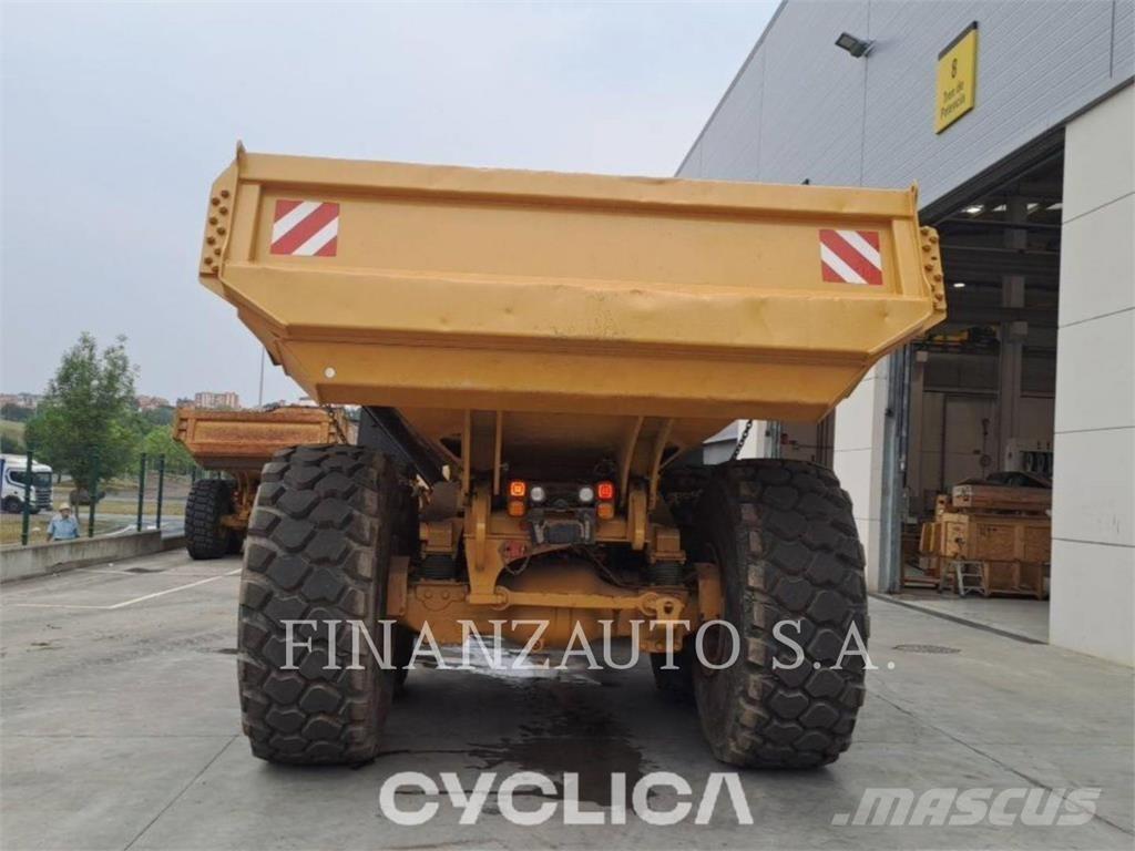 CAT 740GC Zglobni damperi