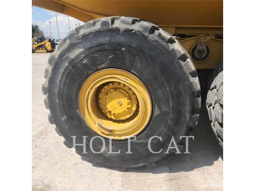 CAT 745 Zglobni damperi