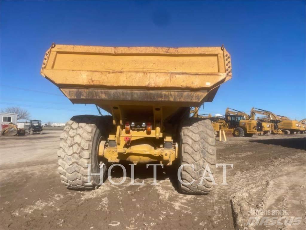 CAT 745 Zglobni damperi