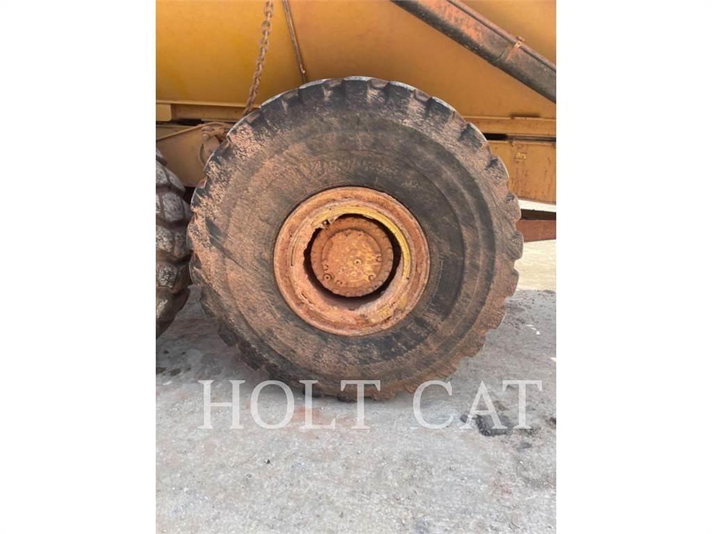CAT 745 Zglobni damperi