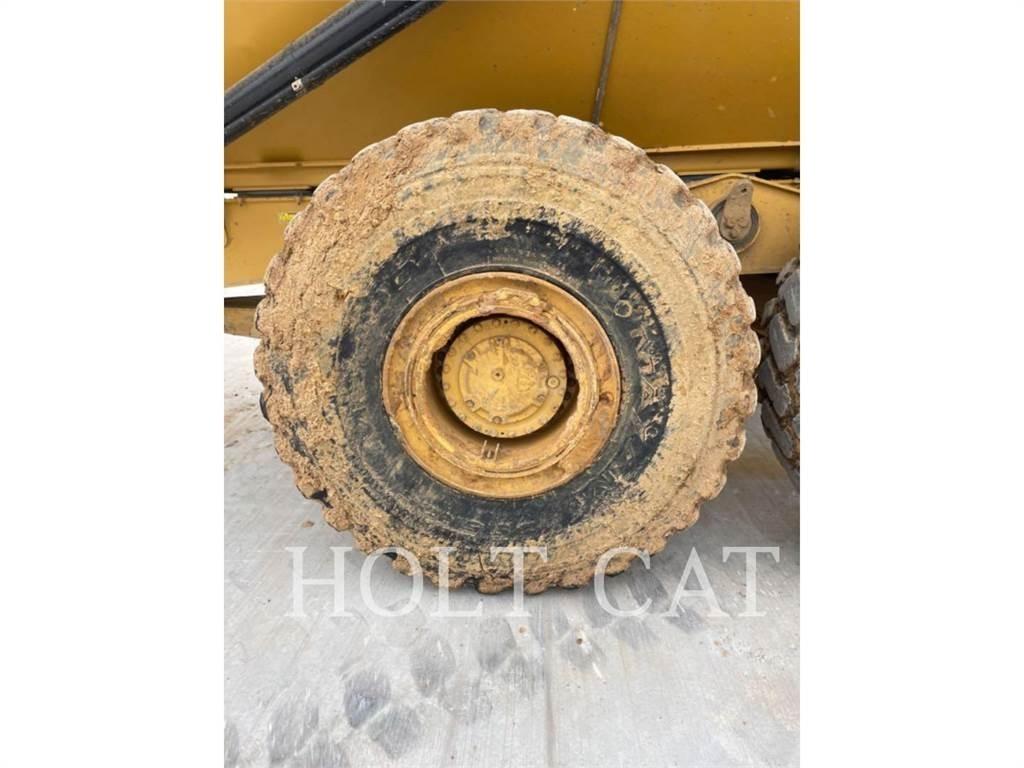 CAT 745 Zglobni damperi