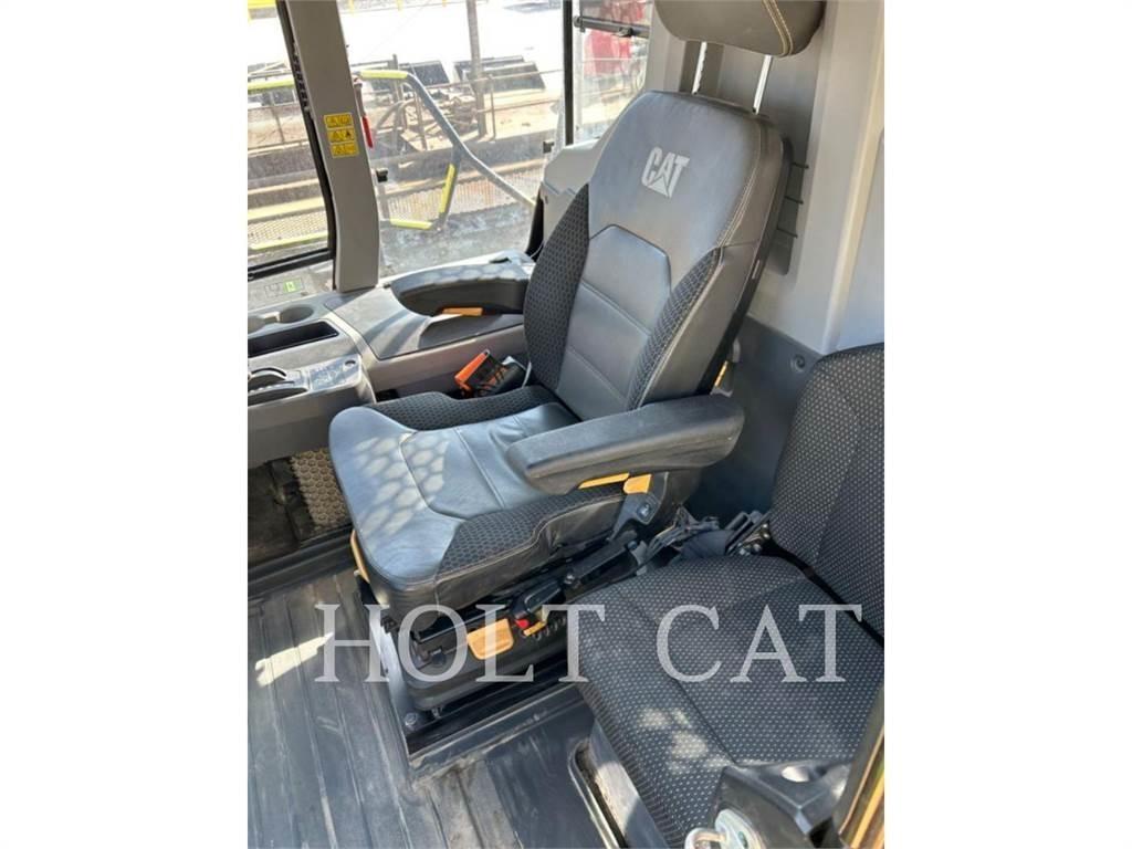 CAT 745 Zglobni damperi