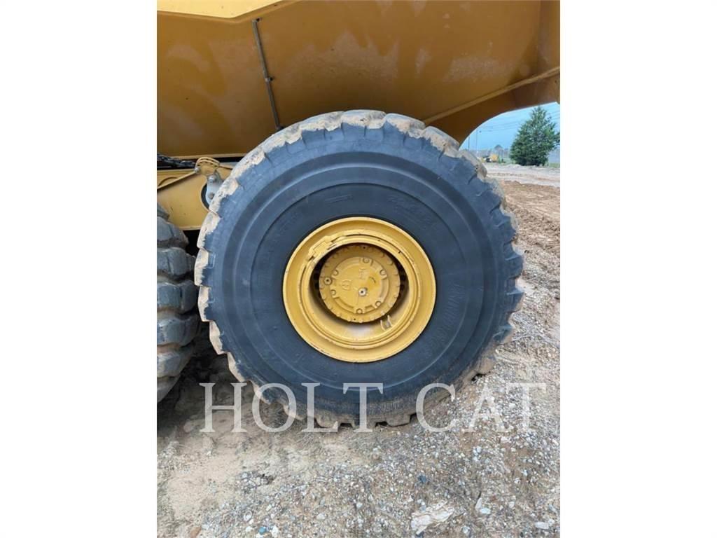 CAT 745 Zglobni damperi