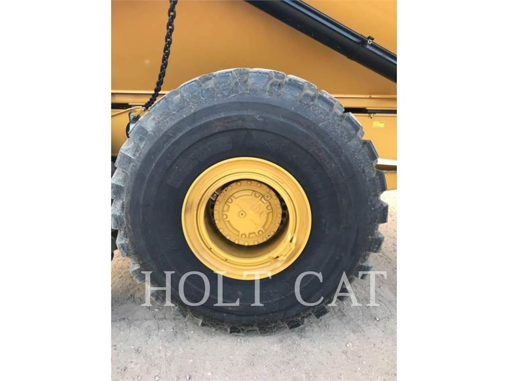 CAT 745 Zglobni damperi