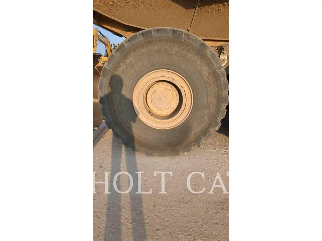 CAT 745 Zglobni damperi