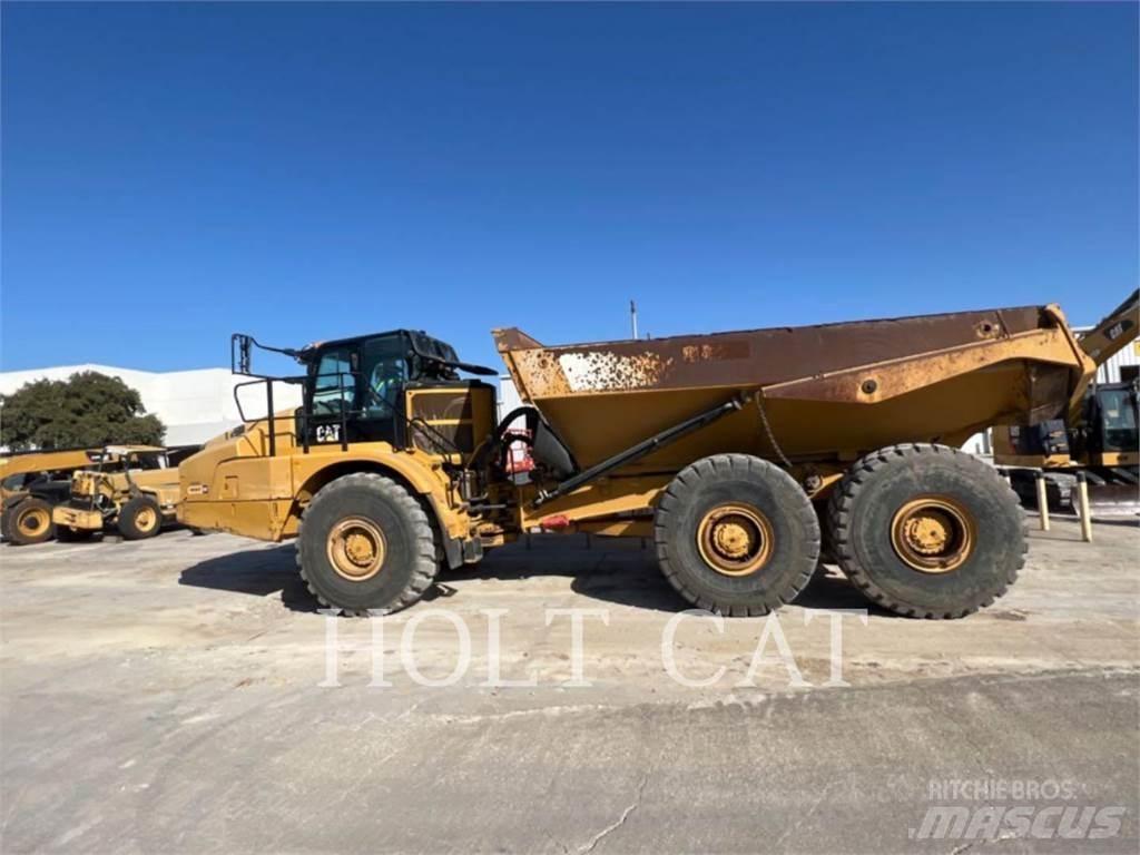 CAT 745 Zglobni damperi