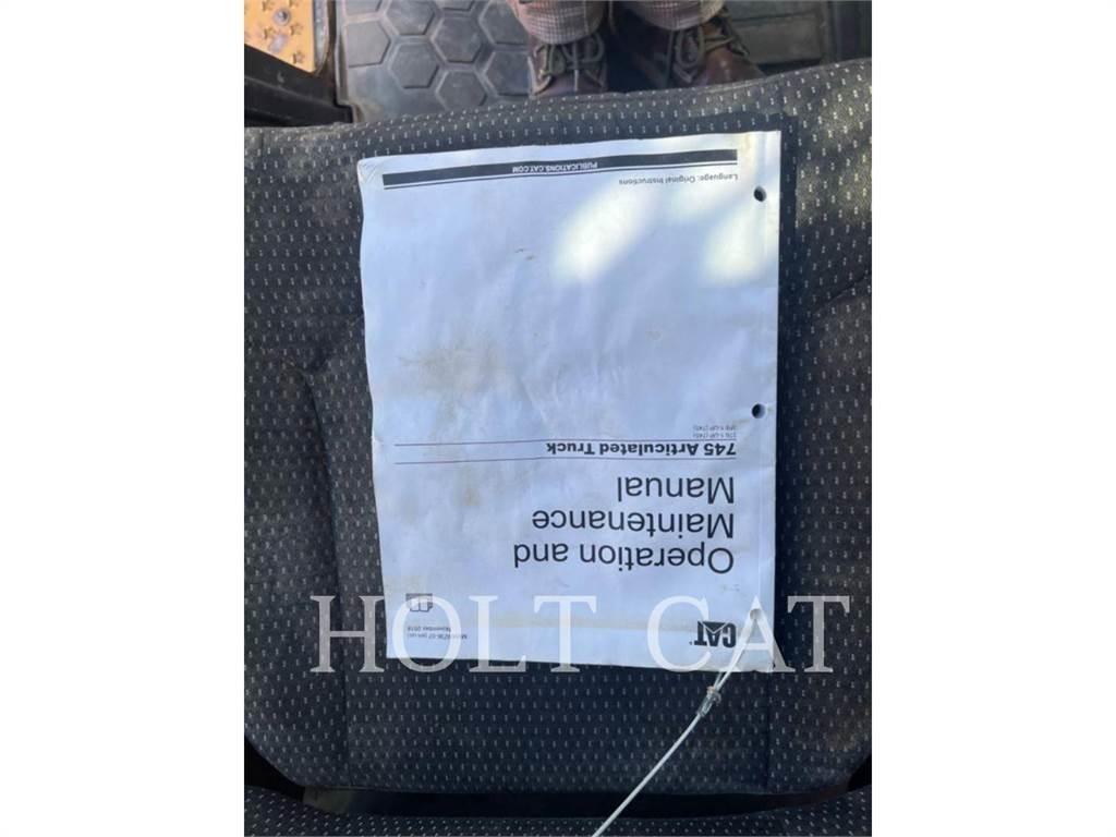 CAT 745 Zglobni damperi