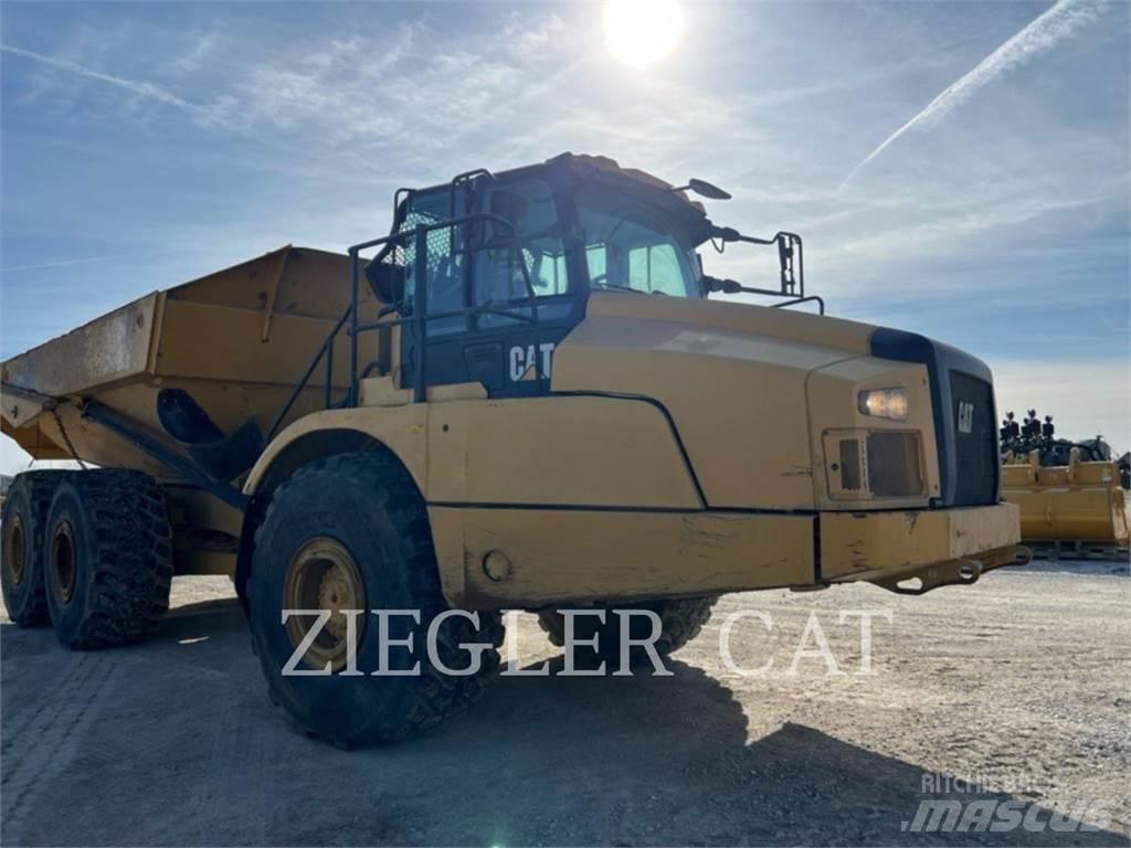 CAT 745 Zglobni damperi