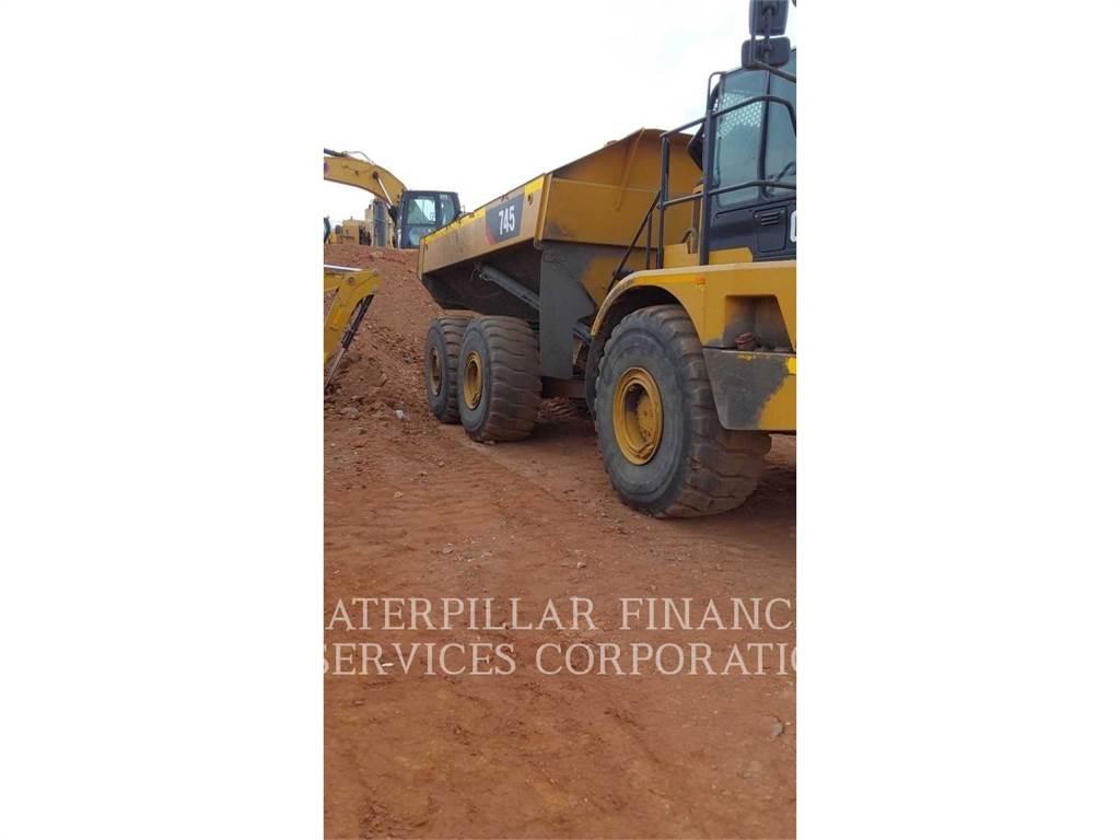 CAT 745 Zglobni damperi