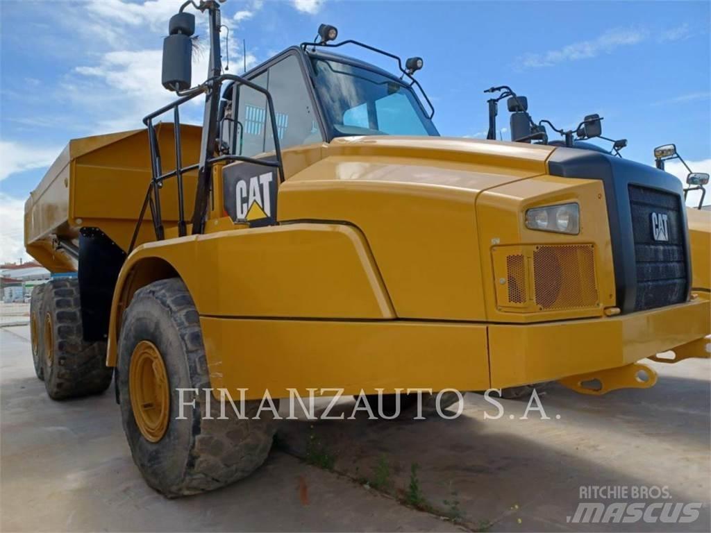 CAT 745 Zglobni damperi