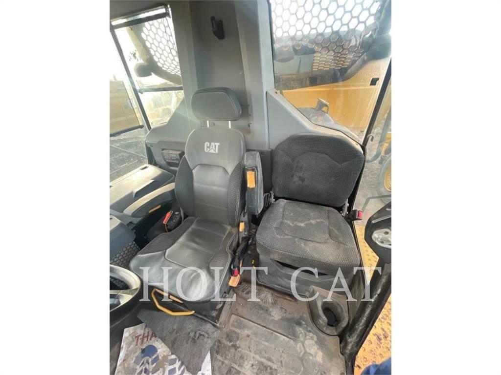 CAT 745 Zglobni damperi