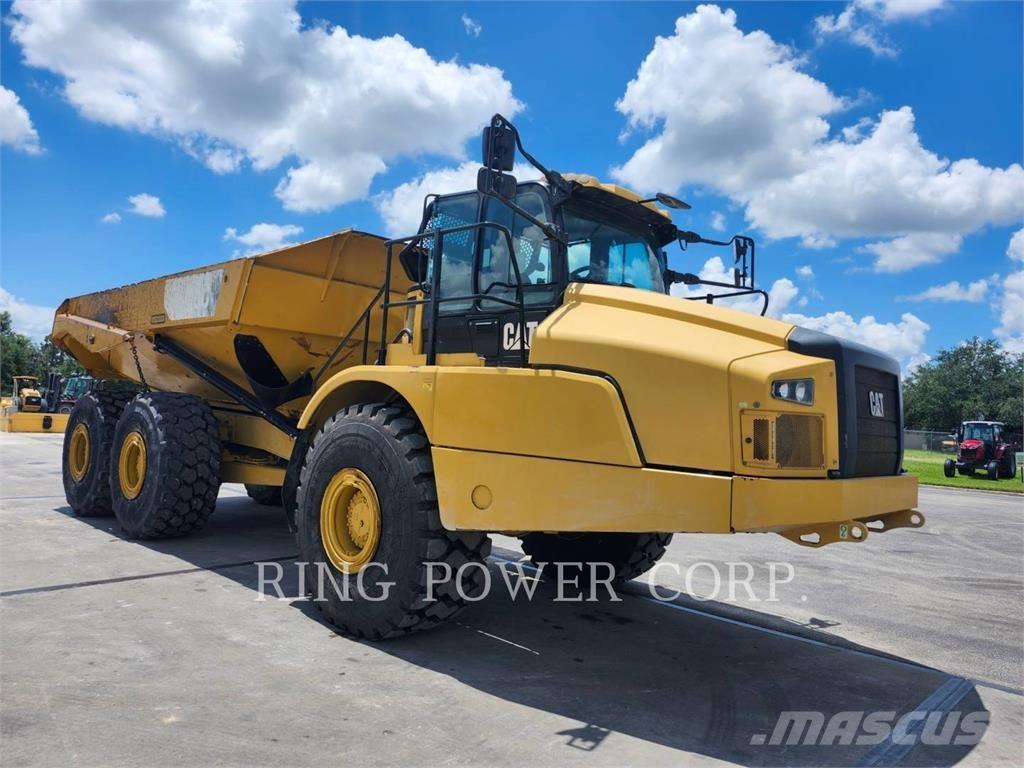 CAT 745 Zglobni damperi