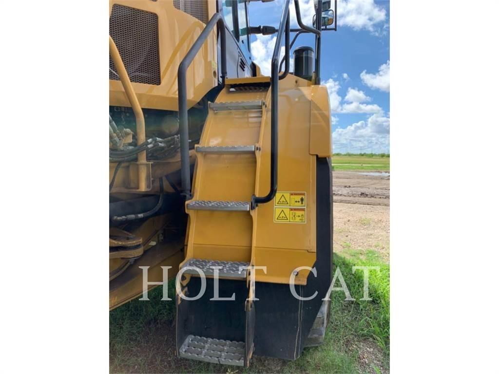 CAT 745 Zglobni damperi