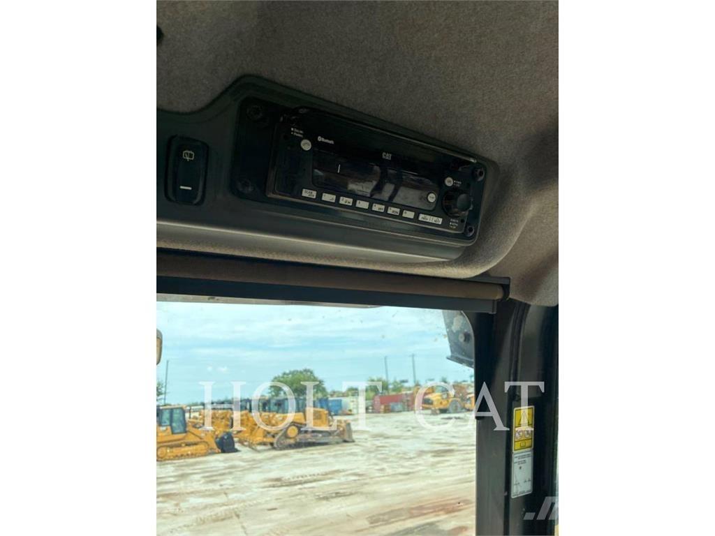 CAT 745 Zglobni damperi